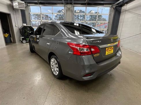 Used 2018 Nissan Sentra SV image 3