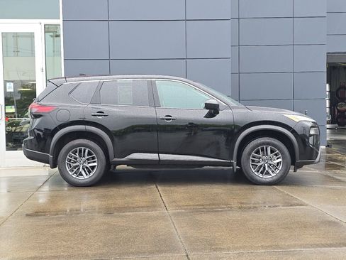 Certified 2025 Nissan Rogue S AWD/4WD image 2