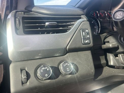 Used 2018 Chevrolet Tahoe LT image 14