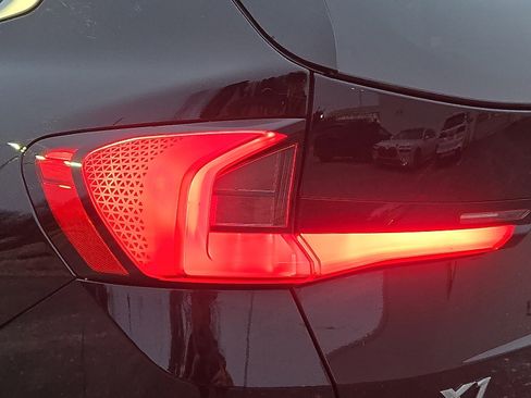 Certified 2025 BMW X1 xDrive28i w/ Technology Package image 10