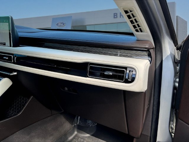 Used 2023 Lincoln Aviator Black Label AWD/4WD image 28