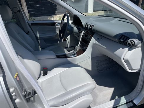 Used 2003 Mercedes-Benz C 320 Sedan image 5