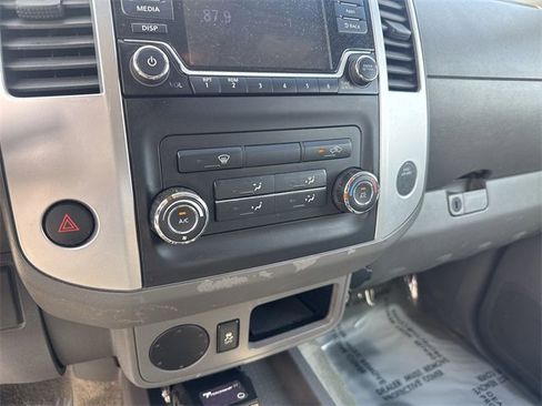 Used 2016 Nissan Frontier SV image 21