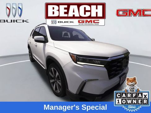 Used 2025 Honda Pilot Touring image 1