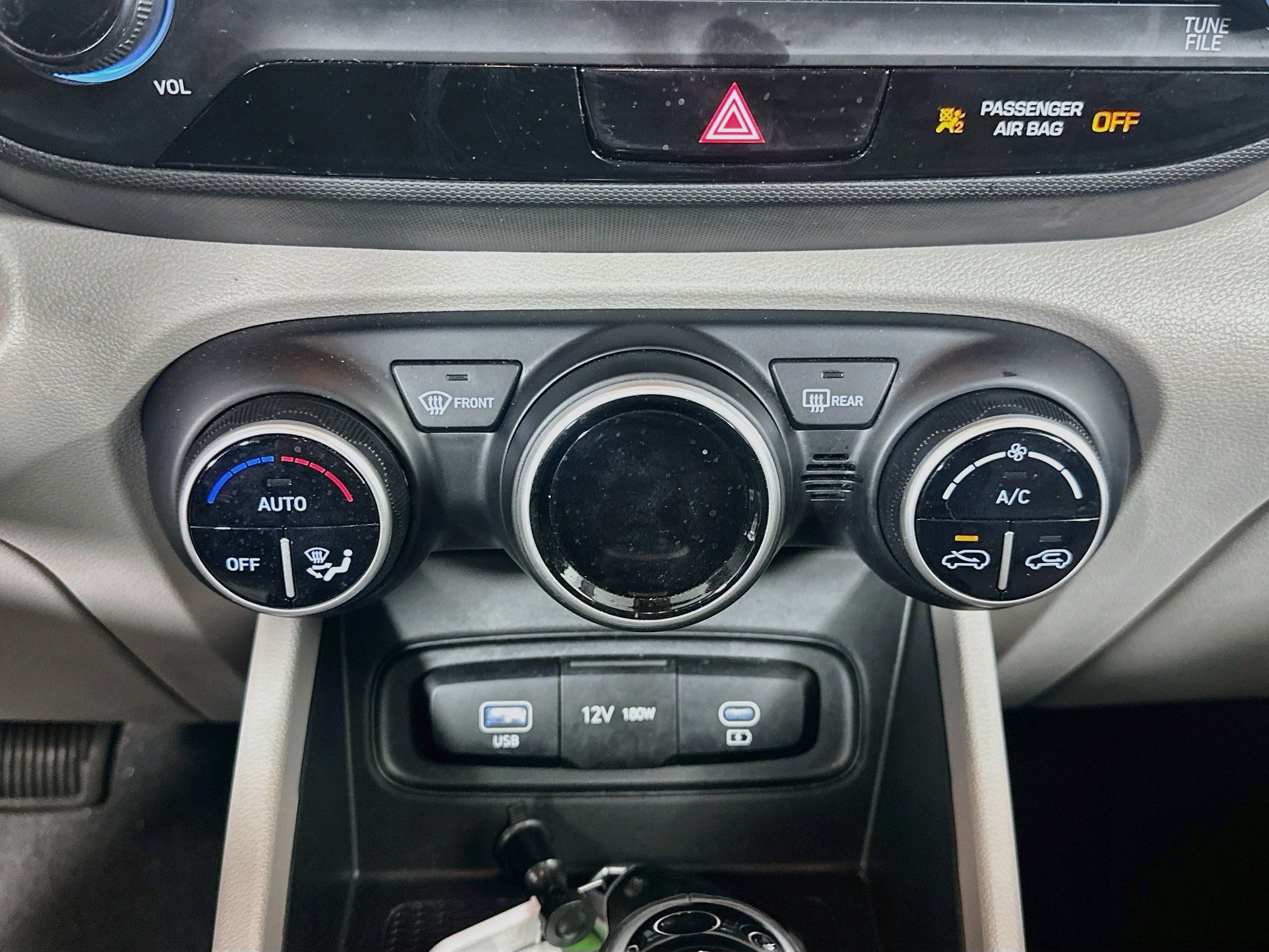 Used 2025 Hyundai Venue SEL FWD image 23