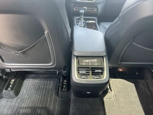 Used 2016 Volvo XC90 T6 Momentum w/ Momentum Plus Package AWD/4WD image 17
