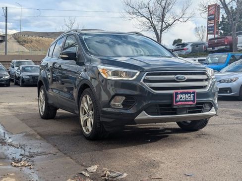 Used 2019 Ford Escape Titanium image 3