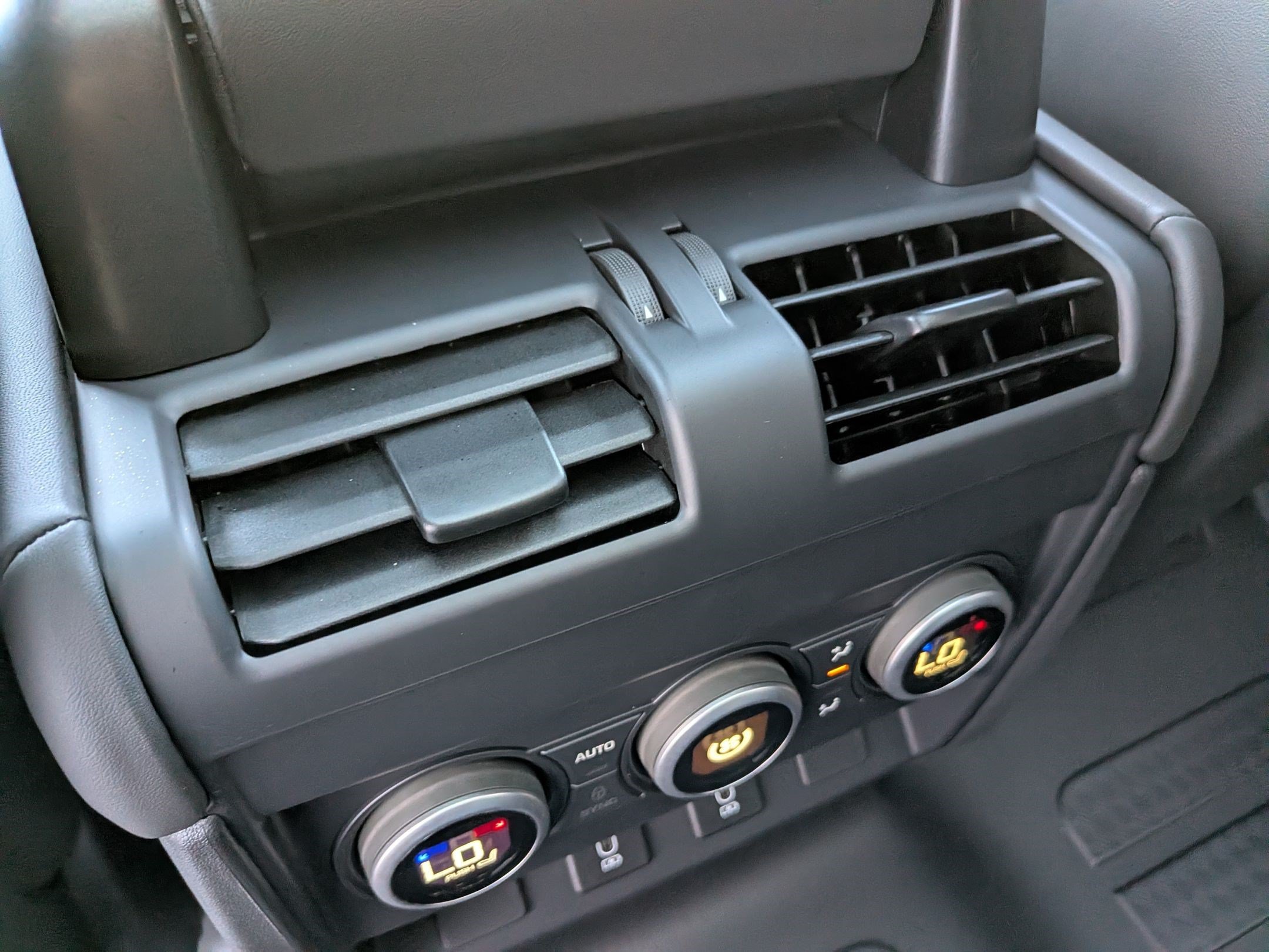 New 2026 Land Rover Defender 110 X-Dynamic SE AWD/4WD image 27