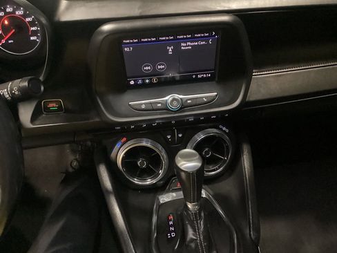 Used 2020 Chevrolet Camaro LT image 17