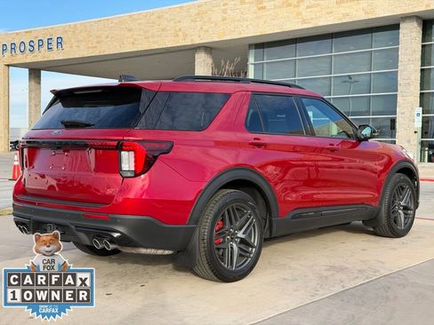 Used 2025 Ford Explorer ST image 23