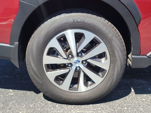 Used 2025 Subaru Outback Premium image 5