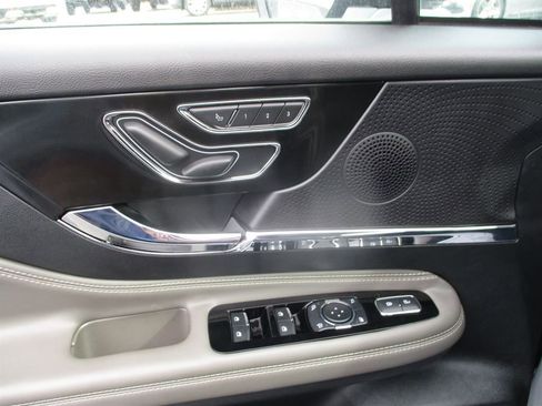 Used 2025 Lincoln Corsair FWD image 18