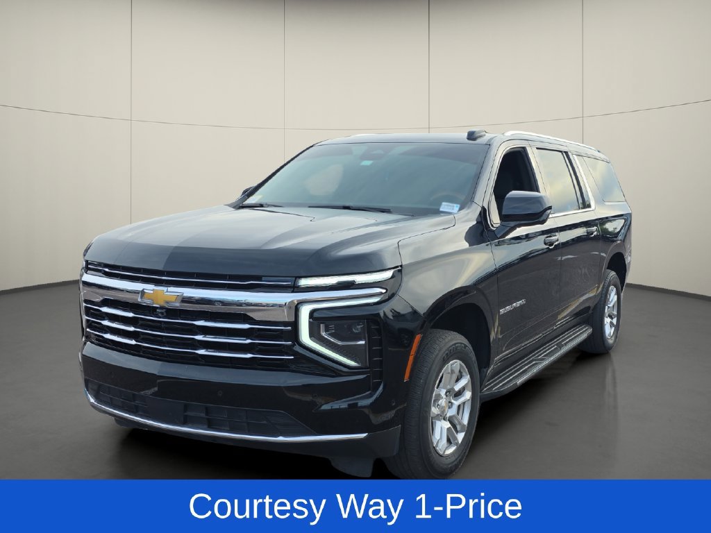 Used 2025 Chevrolet Suburban LT RWD image 4