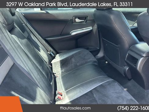 Used 2012 Toyota Camry SE w/ Leather Pkg FWD image 39