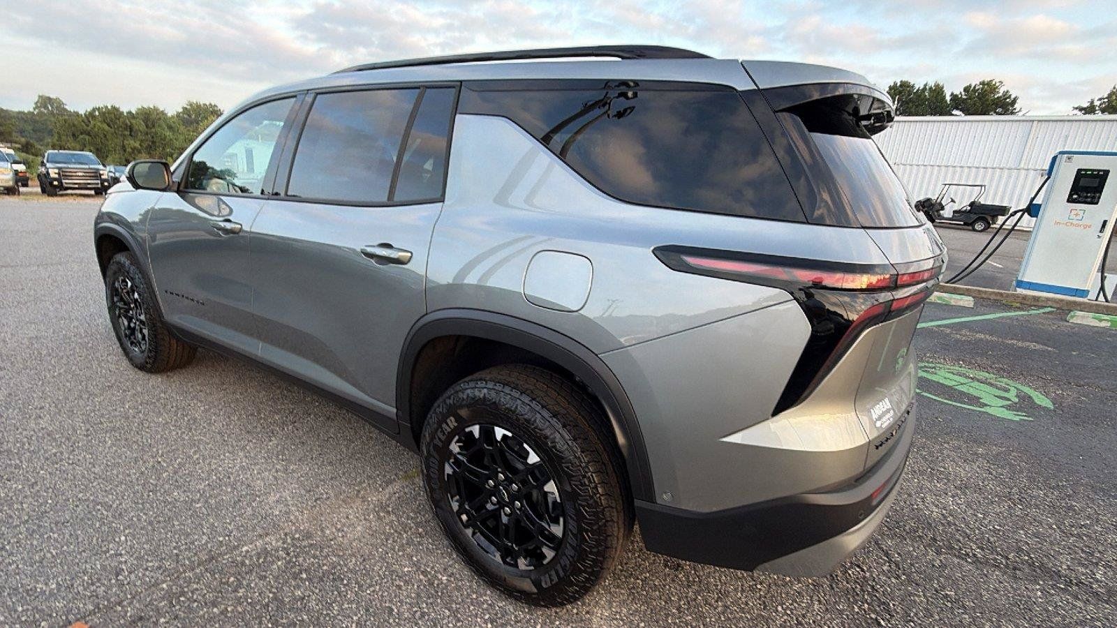 New 2027 Chevrolet Traverse Z71 w/ Enhanced Driving Package AWD/4WD image 11