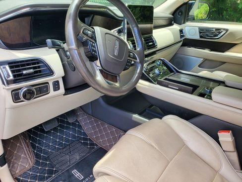 Used 2018 Lincoln Navigator Reserve AWD/4WD image 33