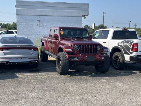 Used 2021 Jeep Gladiator Overland AWD/4WD image 1