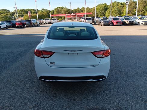 Used 2016 Chrysler 200 Limited w/ Anniversary Edition FWD image 5