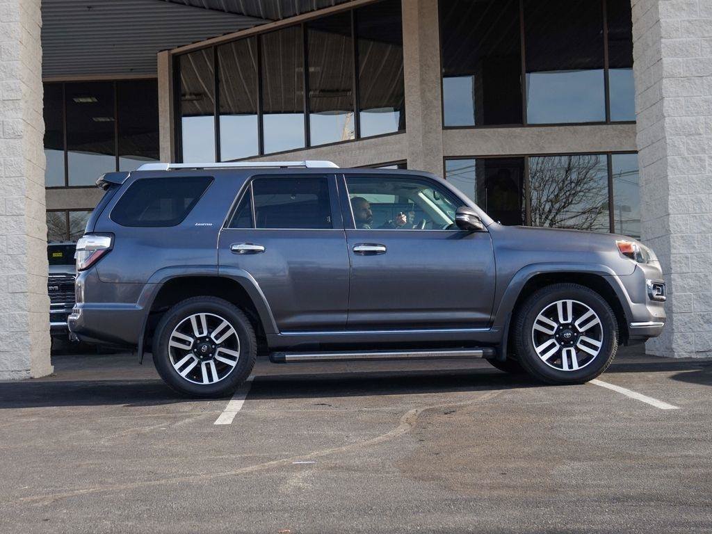 Used 2018 Toyota 4Runner Limited AWD/4WD image 2