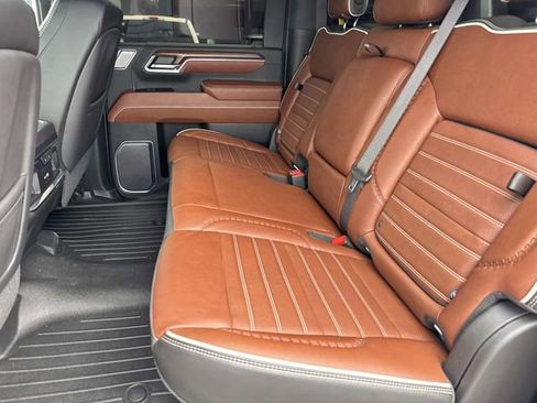 Used 2024 GMC Sierra 2500 Denali Ultimate image 15