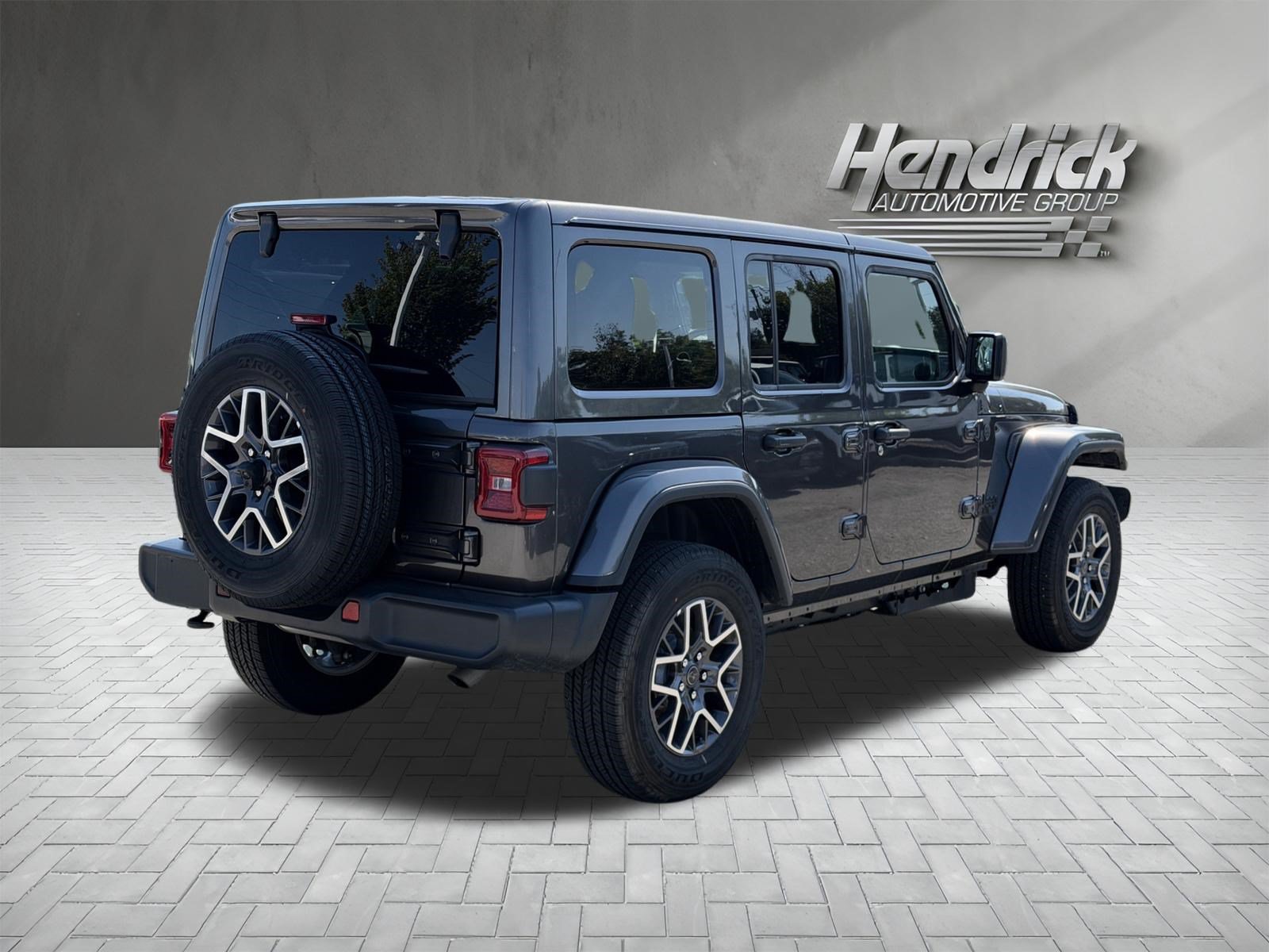 Used 2026 Jeep Wrangler Unlimited Sahara AWD/4WD image 9