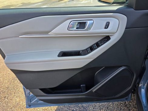 New 2026 Ford Explorer Active image 60