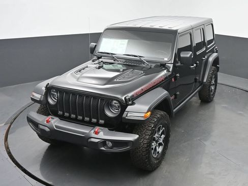 Used 2022 Jeep Wrangler Unlimited Rubicon w/ LED Lighting Group AWD/4WD image 40