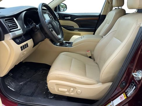 Used 2019 Toyota Highlander Limited AWD/4WD image 16