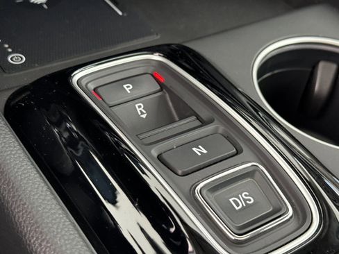 Certified 2025 Honda Pilot Touring image 16