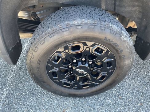 Used 2022 Chevrolet Silverado 2500 LTZ w/ Snow Plow Prep/Camper Package AWD/4WD image 15