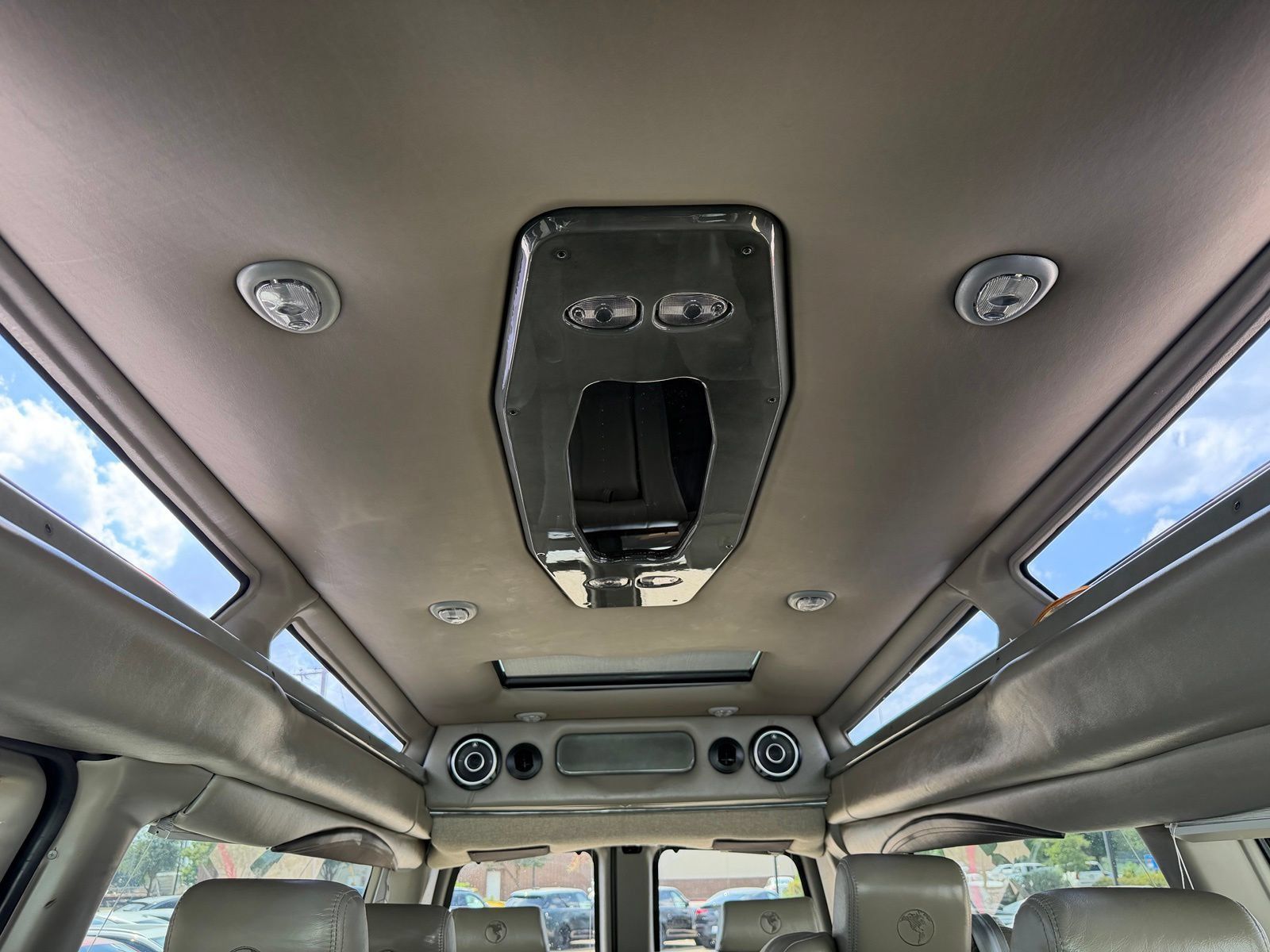 Used 2020 GMC Savana 2500 Extended w/ Enhanced Convenience Package RWD image 21