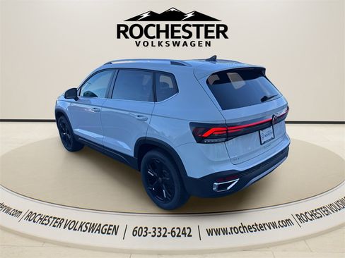New 2026 Volkswagen Taos SEL image 6