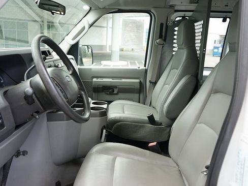Used 2010 Ford E-150 and Econoline 150 image 4