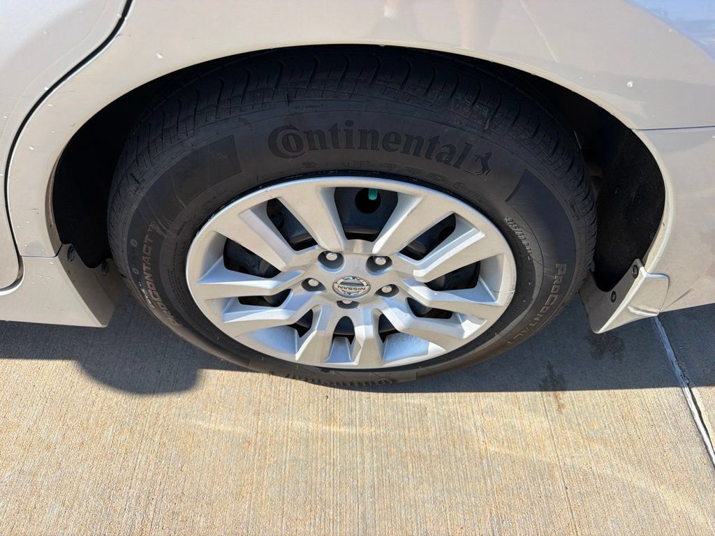 Used 2016 Nissan Altima 2.5 S w/ Power Driver Seat Package FWD image 9