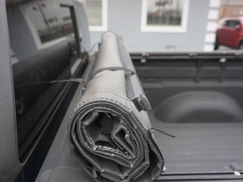 Used 2016 GMC Canyon SLT w/ Trailering Package image 9