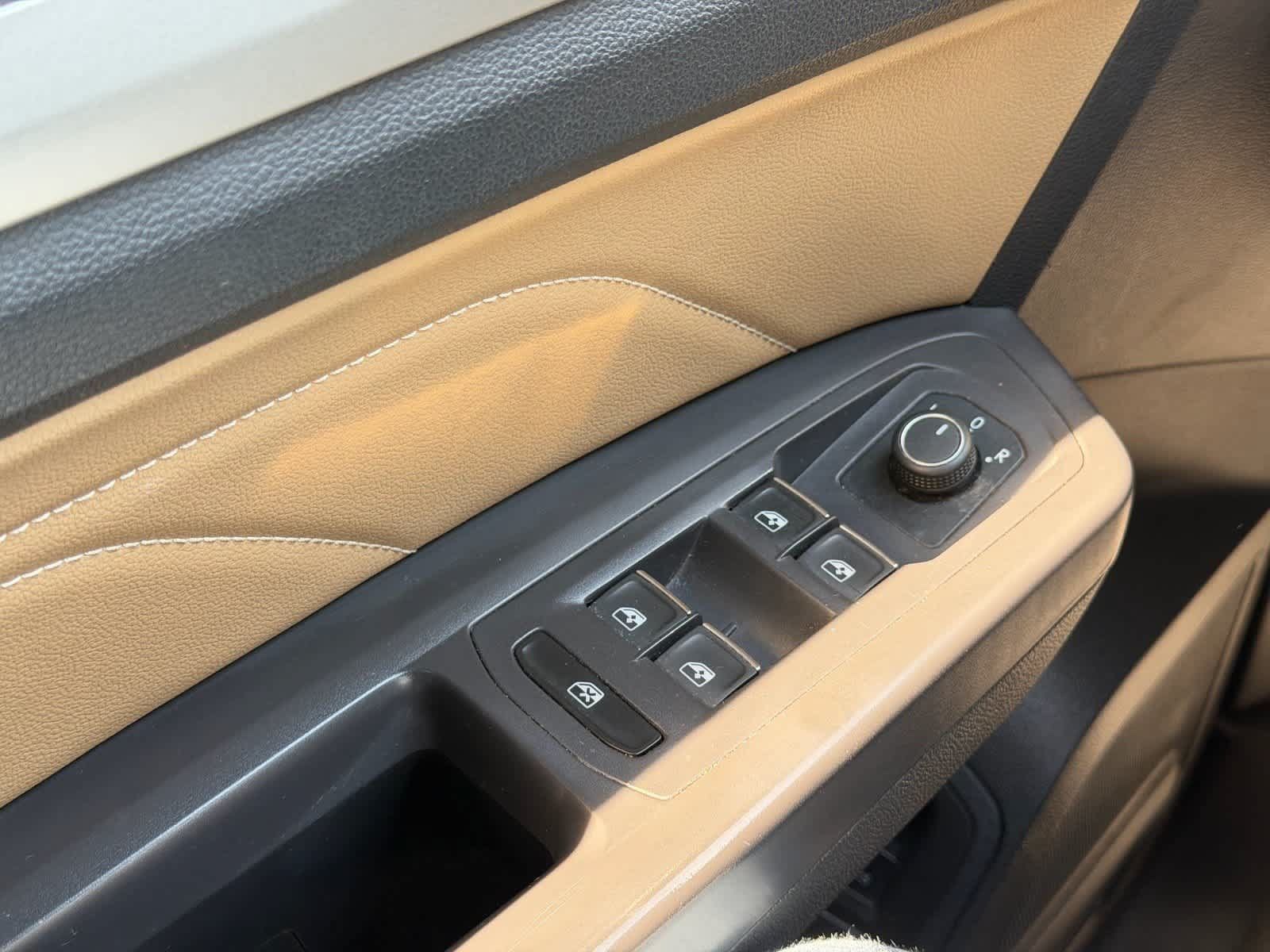 Used 2021 Volkswagen Atlas Cross Sport SE w/ Panoramic Sunroof Package FWD image 26