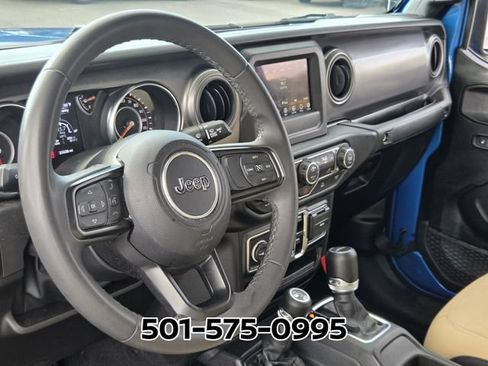 Used 2023 Jeep Gladiator Sport AWD/4WD image 11