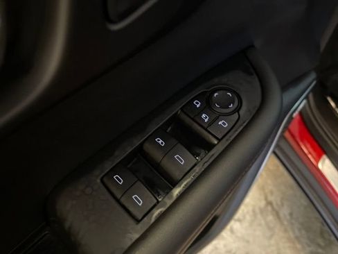 Used 2025 Buick Enclave Preferred image 13