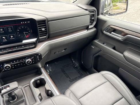 Used 2024 GMC Sierra 1500 SLT w/ SLT Premium Plus Package AWD/4WD image 28