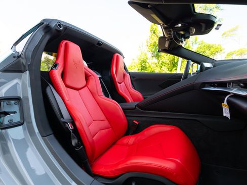 Used 2025 Chevrolet Corvette Z06 RWD image 71