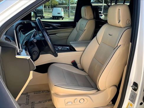 Used 2021 Cadillac Escalade ESV Premium Luxury w/ LPO, Illumination Package image 8