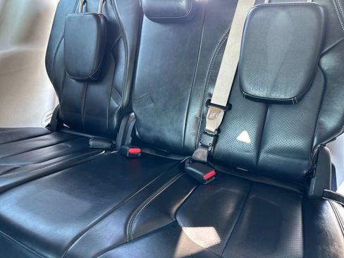 Used 2023 Chrysler Pacifica Touring-L FWD image 14