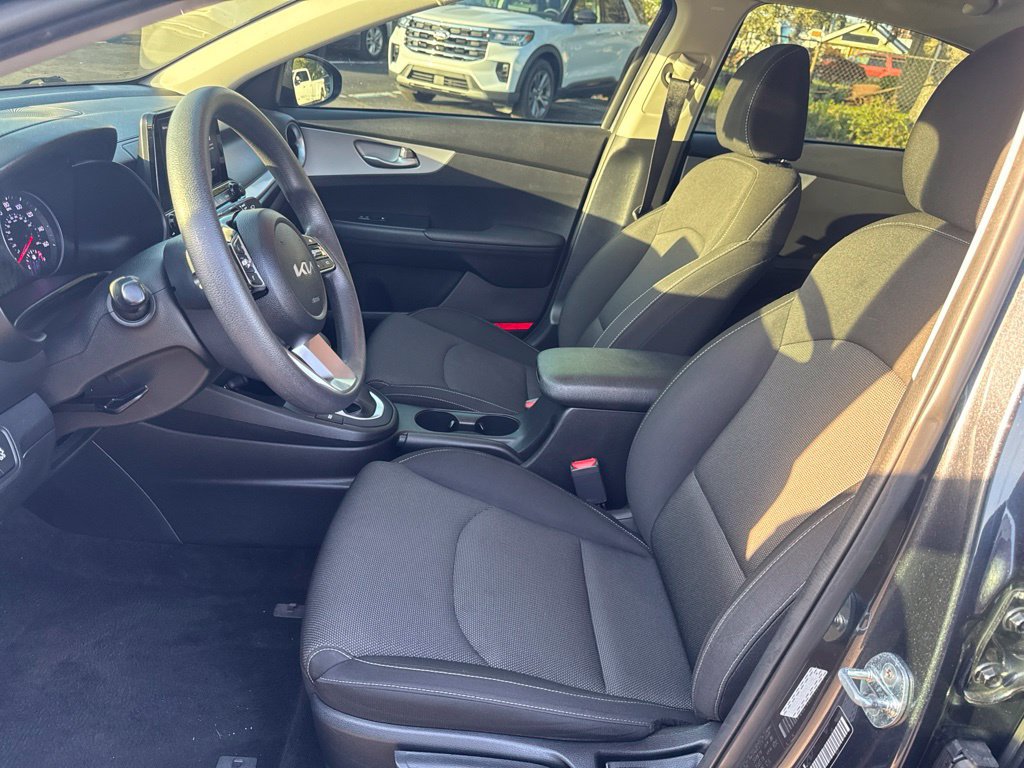 Used 2023 Kia Forte LXS FWD image 2