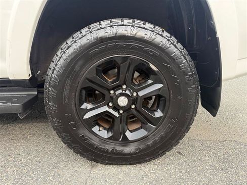 Used 2019 Toyota 4Runner SR5 AWD/4WD image 13
