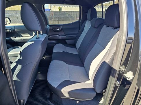 Used 2021 Toyota Tacoma TRD Sport AWD/4WD image 21