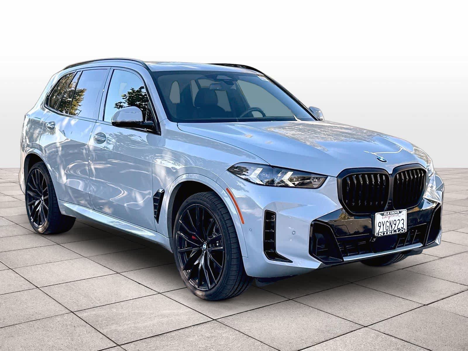 Used 2026 BMW X5 sDrive40i w/ Executive Package RWD image 3