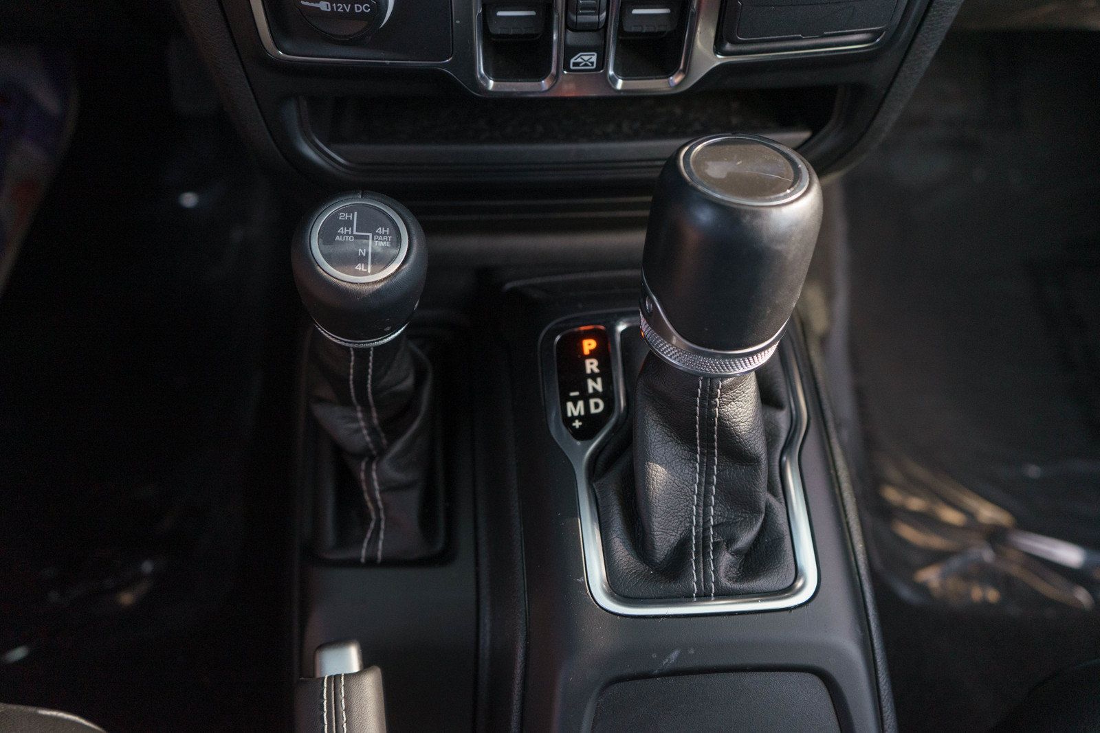 Used 2023 Jeep Wrangler Unlimited Sahara w/ Cold Weather Group AWD/4WD image 19