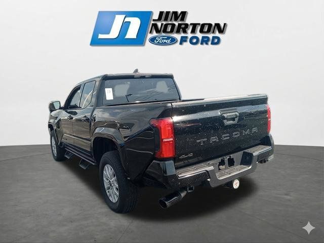 Used 2025 Toyota Tacoma SR5 AWD/4WD image 7