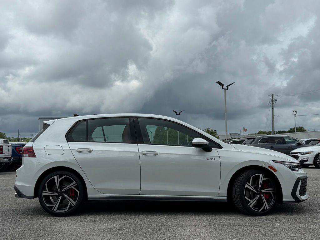 New 2026 Volkswagen GTI SE FWD image 7