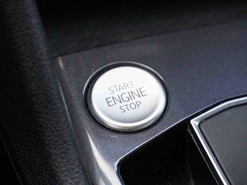 Used 2021 Volkswagen Tiguan SE R-Line image 19